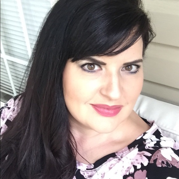 Meet your Posher, Gina - Picture 4 of 5